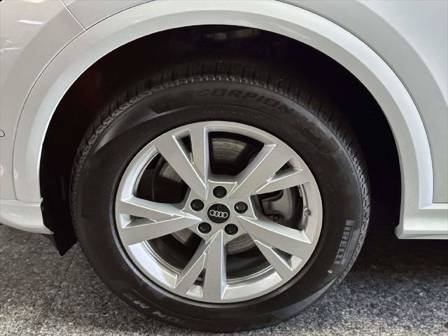 Used 2025 Audi Q5 Premium w/ Convenience Package AWD/4WD image 3