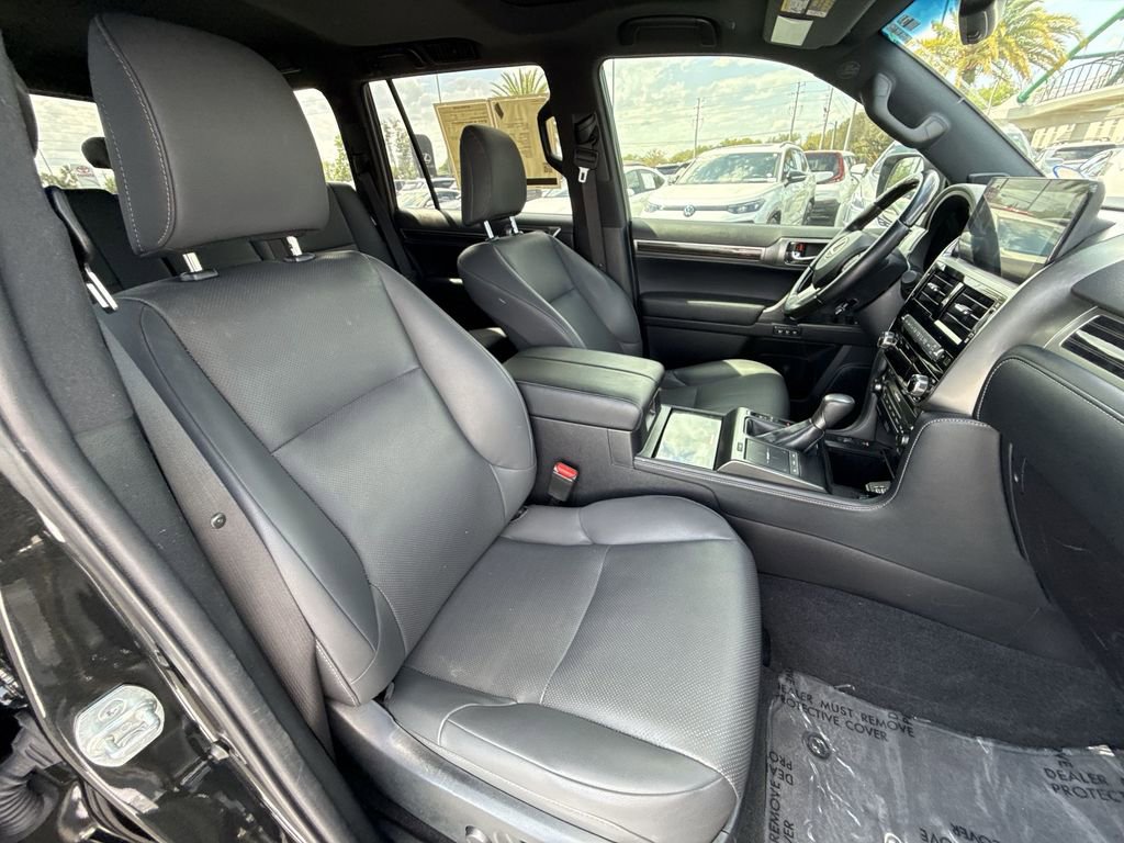 Used 2023 Lexus GX 460 Premium w/ Premium Plus Package image 15