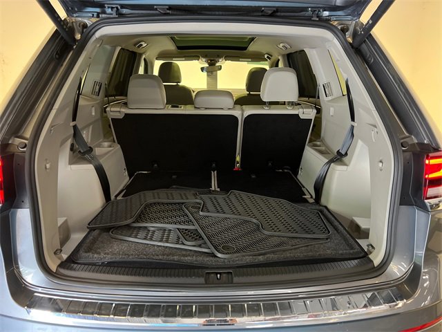 Certified 2024 Volkswagen Atlas SEL Premium R-Line image 5