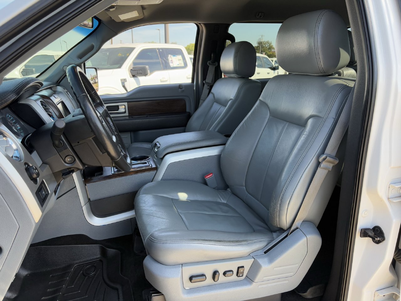 Used 2013 Ford F150 Lariat w/ Mid Equipment Group RWD image 26