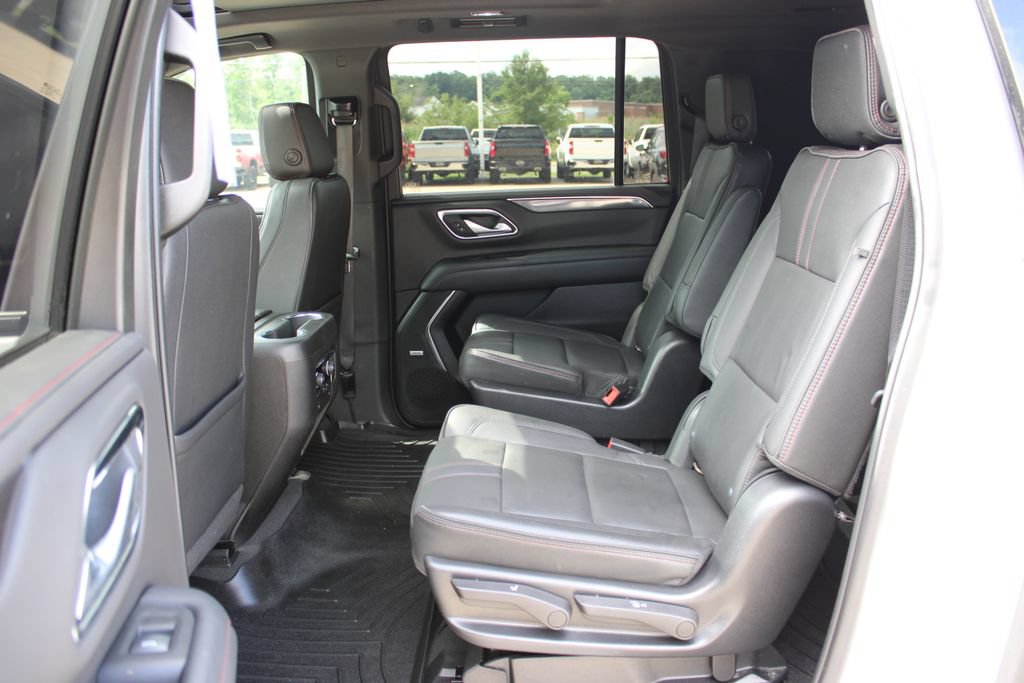 Used 2022 Chevrolet Suburban RST w/ Luxury Package AWD/4WD image 44