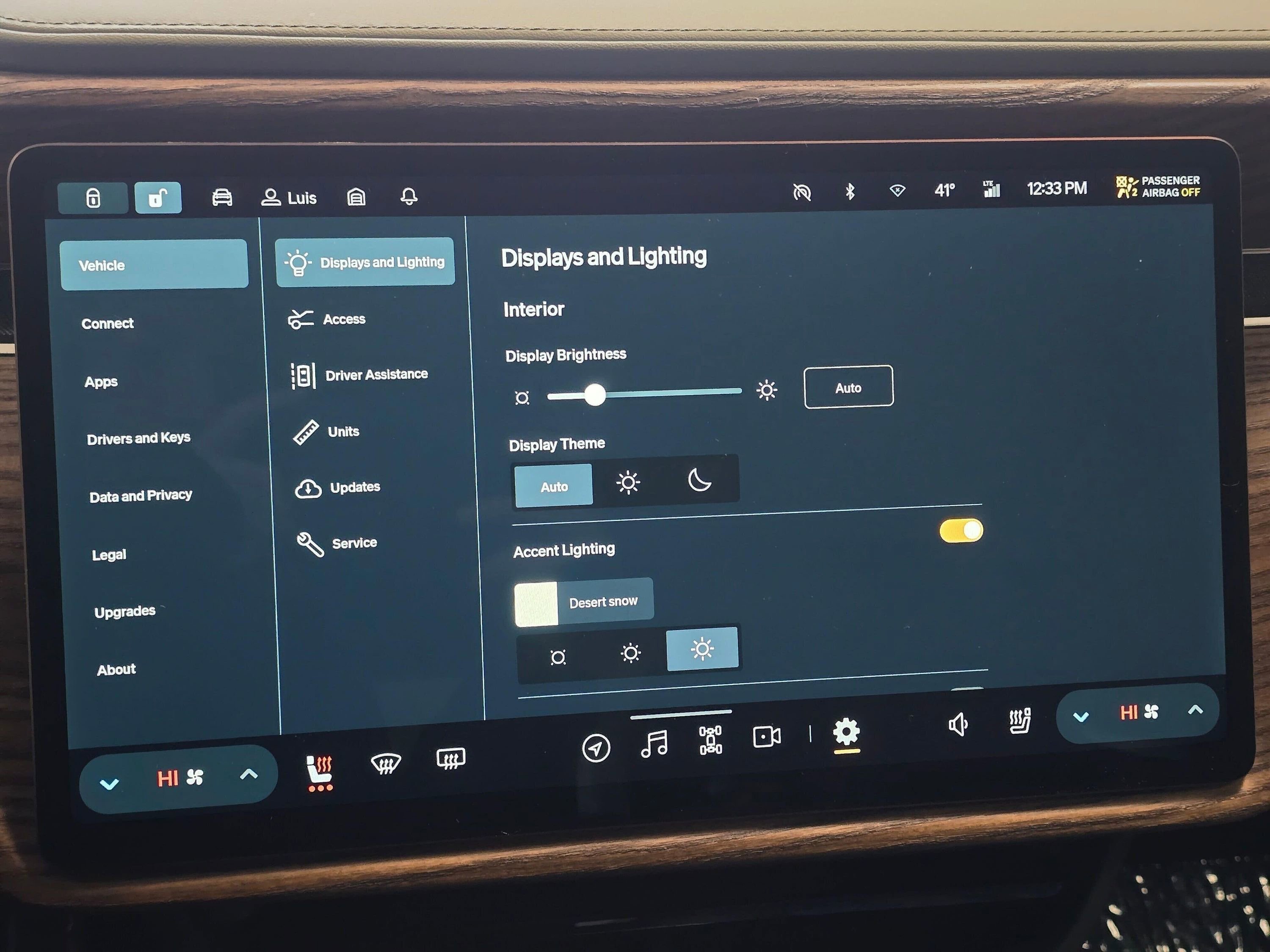 Used 2022 Rivian R1T Adventure image 45