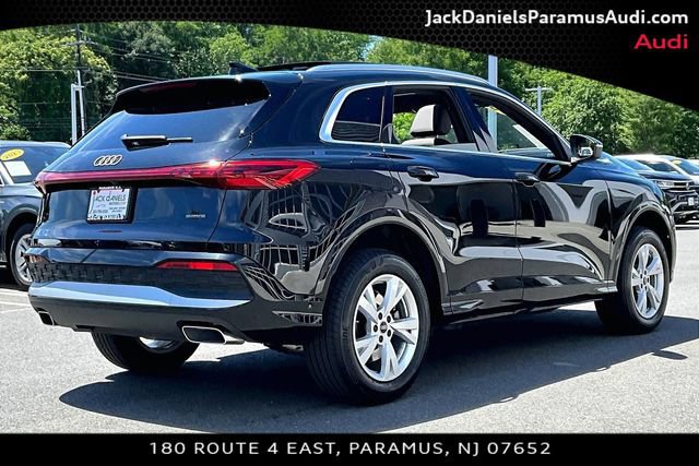 Used 2025 Audi Q5 Premium w/ Convenience Package AWD/4WD image 2