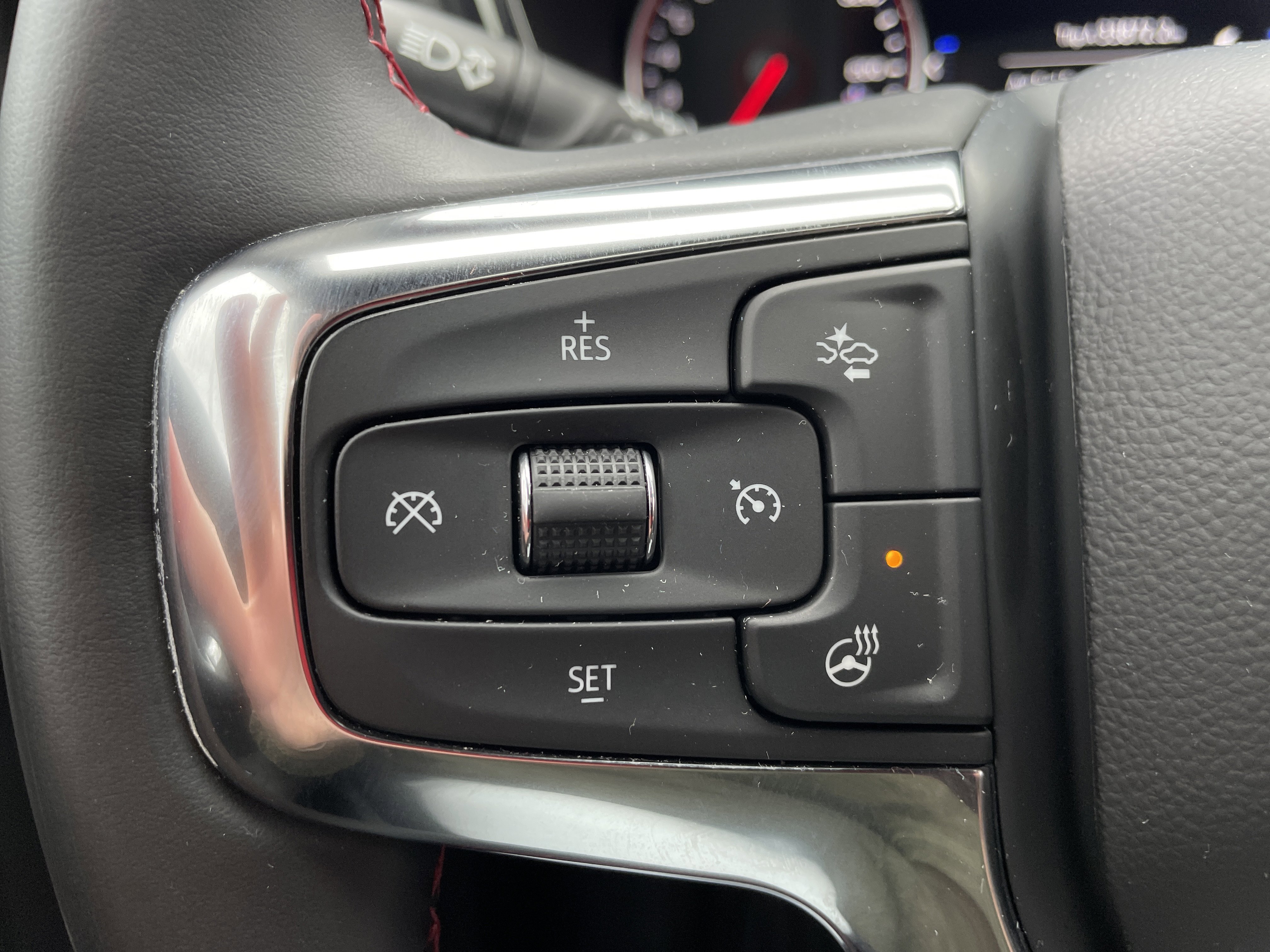 Certified 2024 Chevrolet Blazer RS w/ Driver Confidence II Package image 31