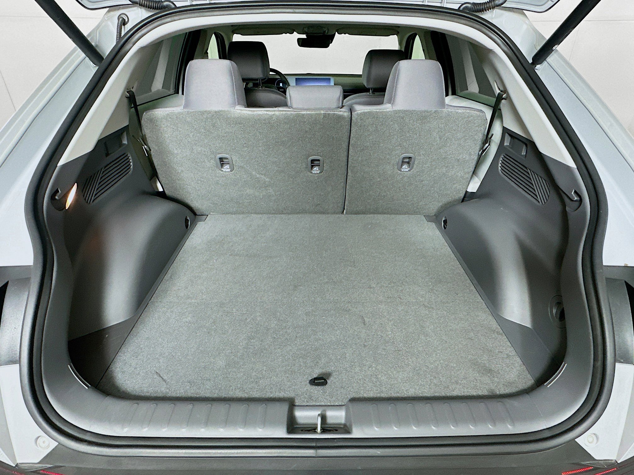 Used 2024 Hyundai Ioniq 5 SEL RWD image 28