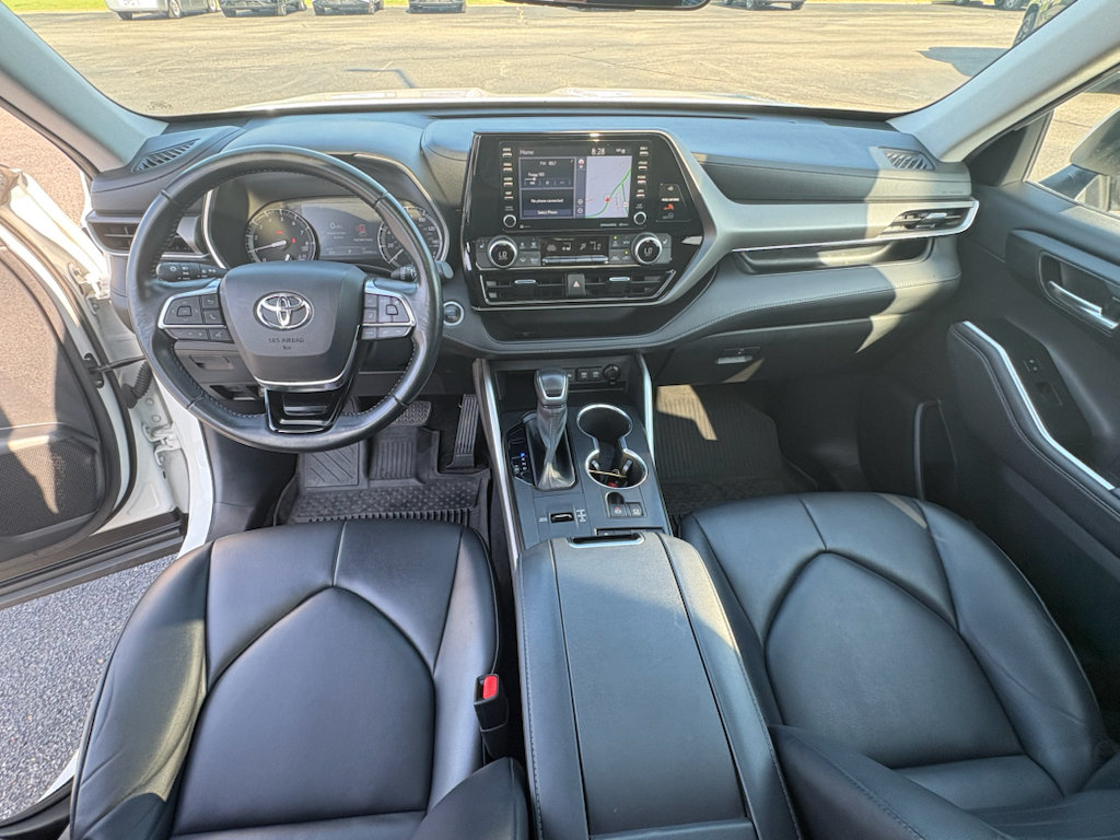 Used 2021 Toyota Highlander XLE FWD image 26
