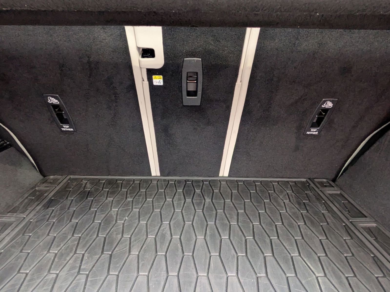 Used 2024 Jaguar F-PACE R-Dynamic S image 7