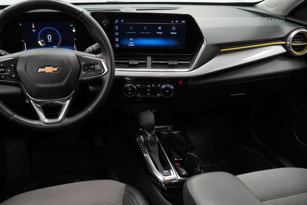Used 2024 Chevrolet Trax LT w/ Driver Confidence Package FWD image 14