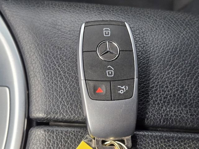 Used 2020 Mercedes-Benz GLC 300 image 21