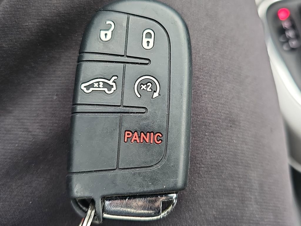 Used 2018 Jeep Compass Latitude w/ Cold Weather Group image 35