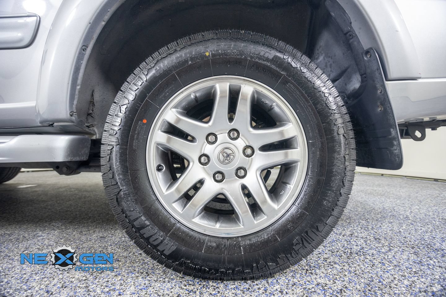 Used 2004 Toyota Sequoia Limited w/ Preferred Accessory Pkg AWD/4WD image 50