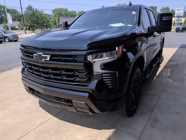 Used 2025 Chevrolet Silverado 1500 RST w/ Convenience Package II AWD/4WD image 5