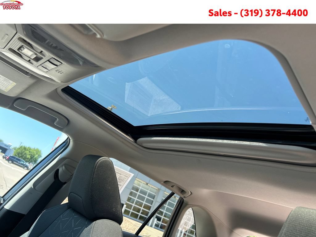 Certified 2021 Toyota RAV4 XLE w/ Convenience Package AWD/4WD image 20