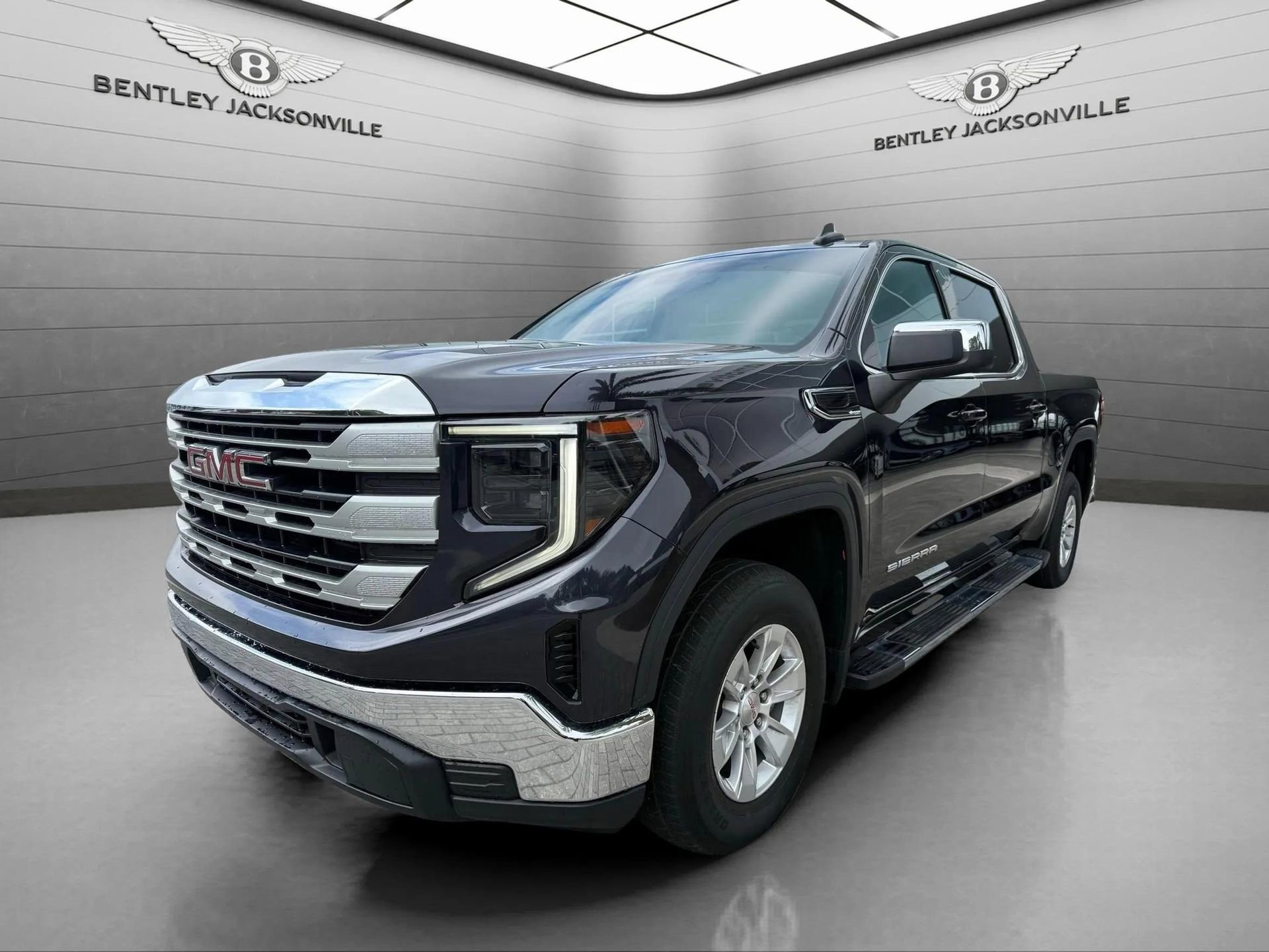 Used 2022 GMC Sierra 1500 SLE image 9