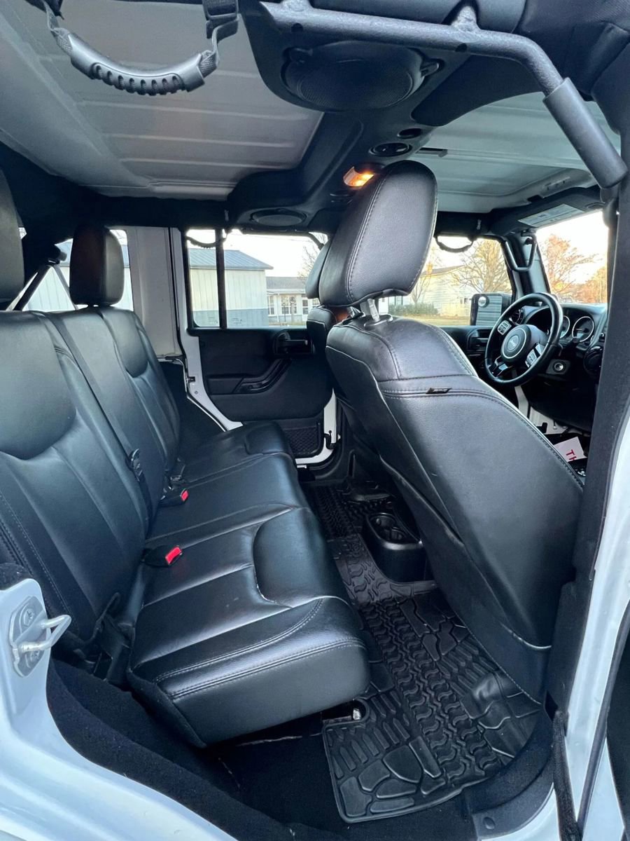 Used 2014 Jeep Wrangler Unlimited Sahara image 12
