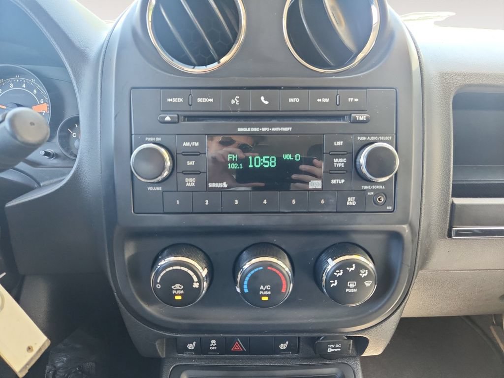 Used 2016 Jeep Patriot High Altitude FWD image 15