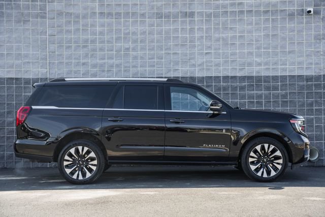 Used 2025 Ford Expedition Max Platinum w/ Driver's Package image 4