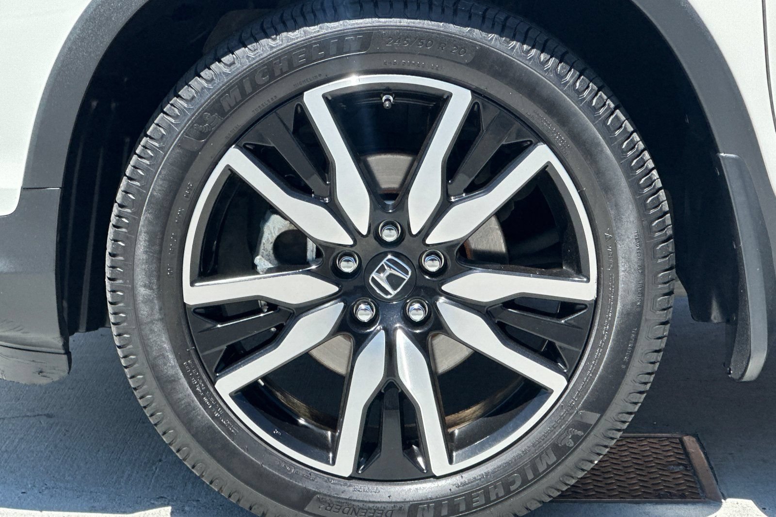 Used 2019 Honda Pilot Touring image 29
