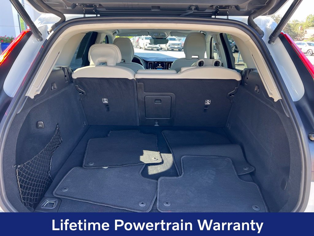 Certified 2025 Volvo XC60 T8 Core AWD/4WD image 24