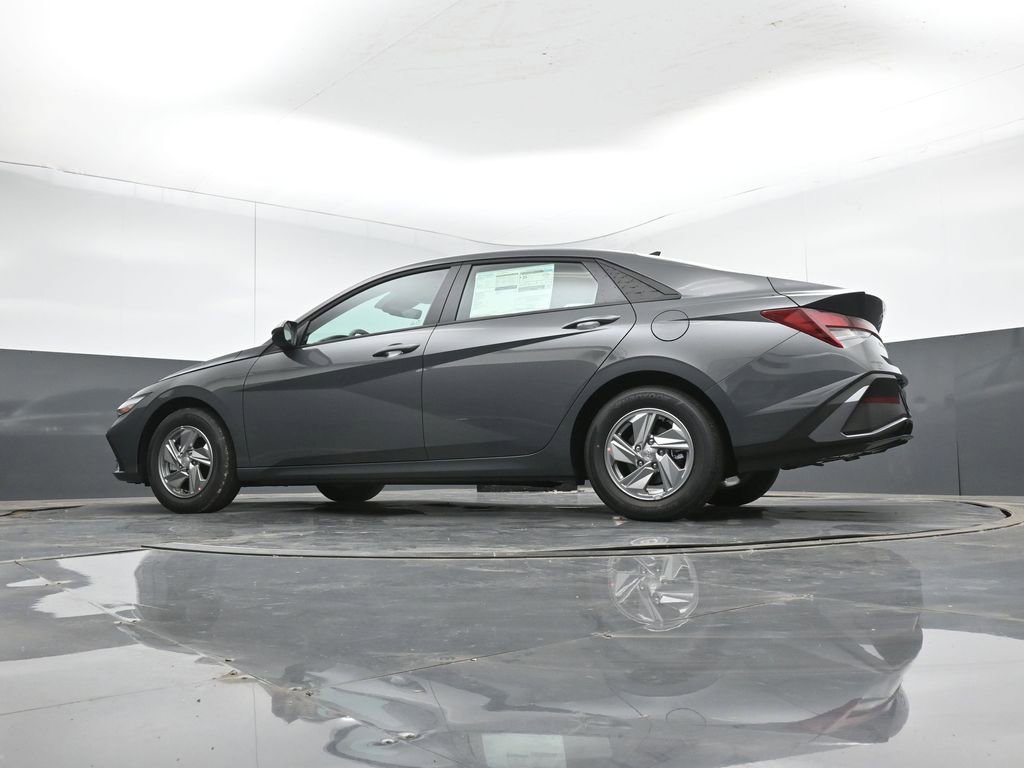 New 2026 Hyundai Elantra SE FWD image 11