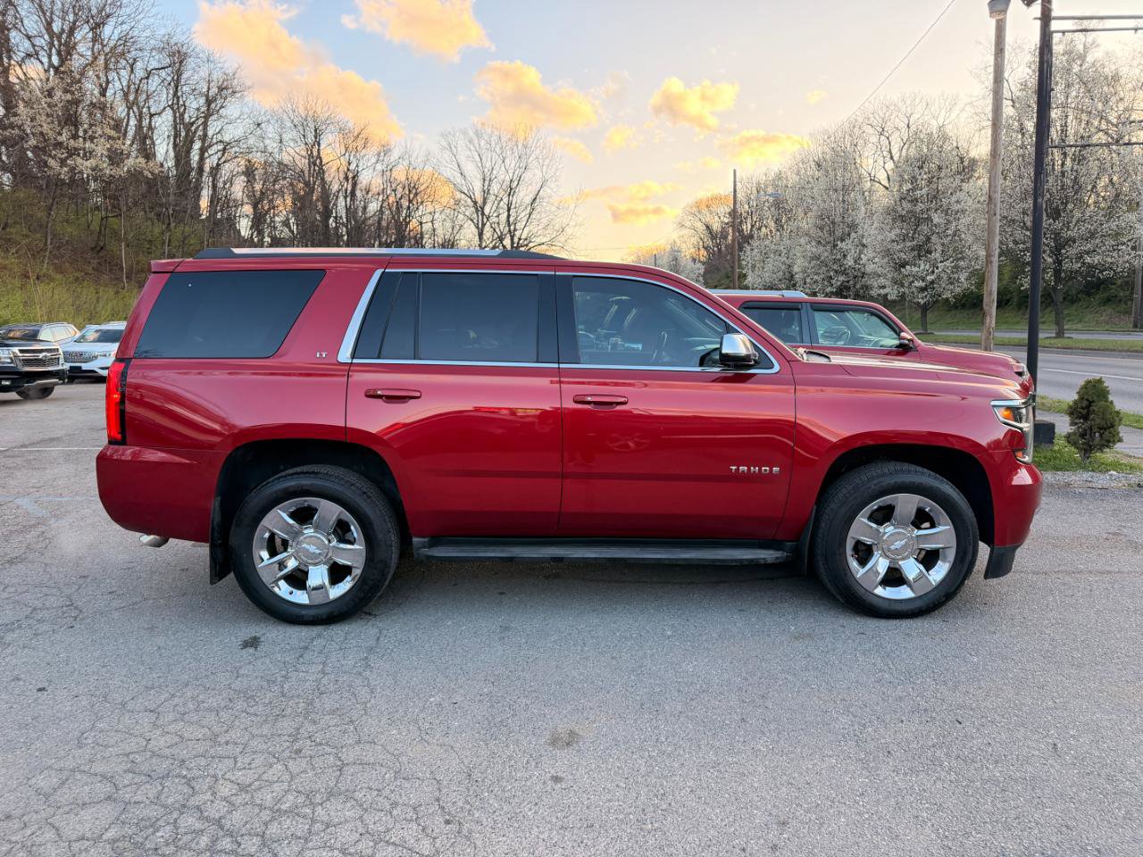 Used 2015 Chevrolet Tahoe LT w/ Luxury Package AWD/4WD image 4