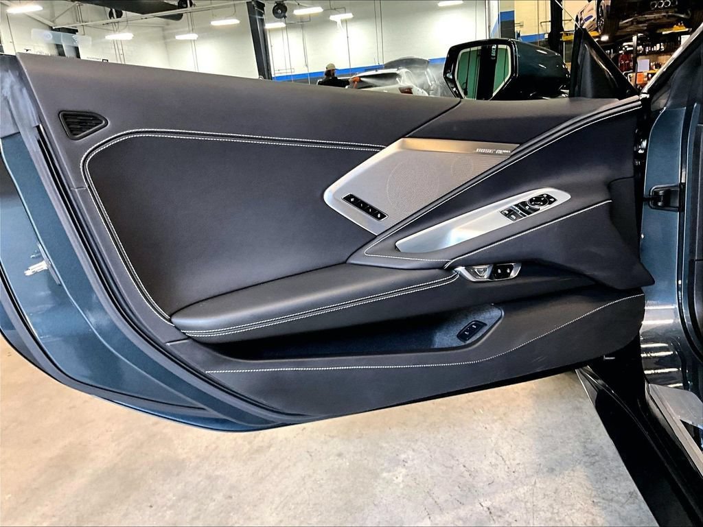 Used 2020 Chevrolet Corvette Stingray Preferred Cpe w/ 2LT Preferred Equipment Group RWD image 9