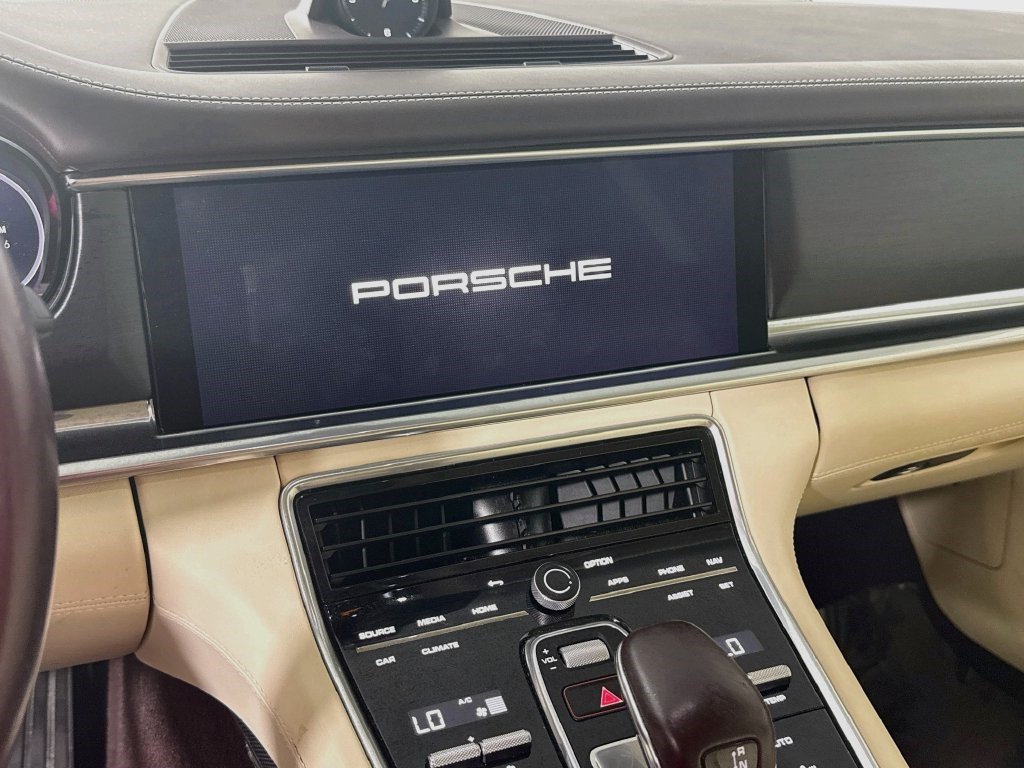 Used 2023 Porsche Panamera 4 Platinum Edition AWD/4WD image 17