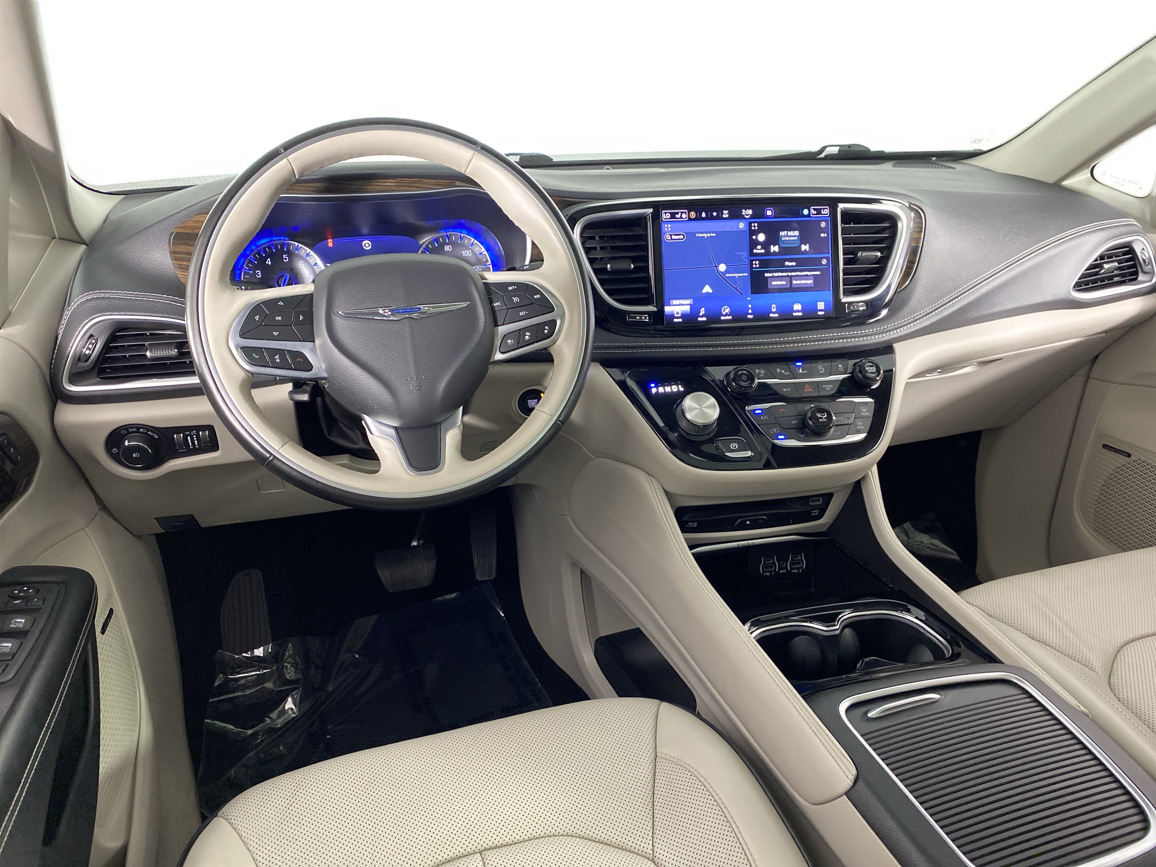 Used 2021 Chrysler Pacifica Limited w/ Uconnect Theater Family Group AWD/4WD image 44