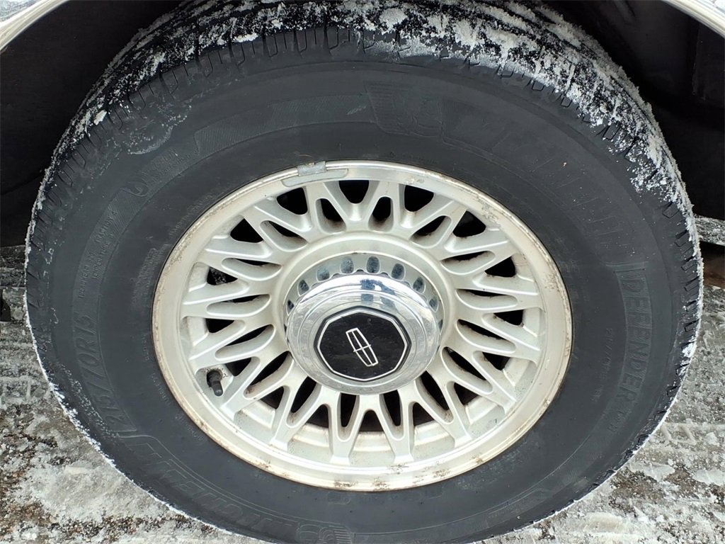 Used 1995 Lincoln Town Car Executive image 7