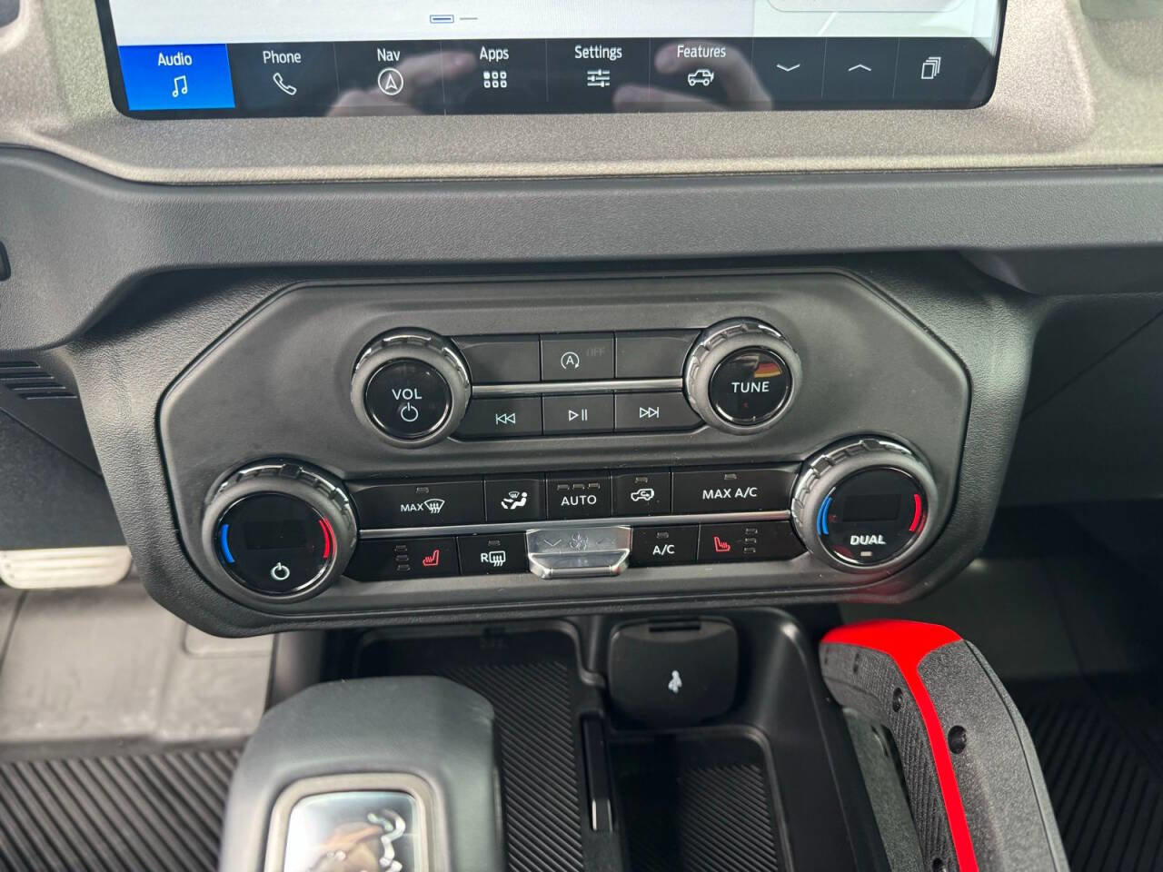 Used 2025 Ford Bronco Big Bend w/ Black Diamond Package image 24