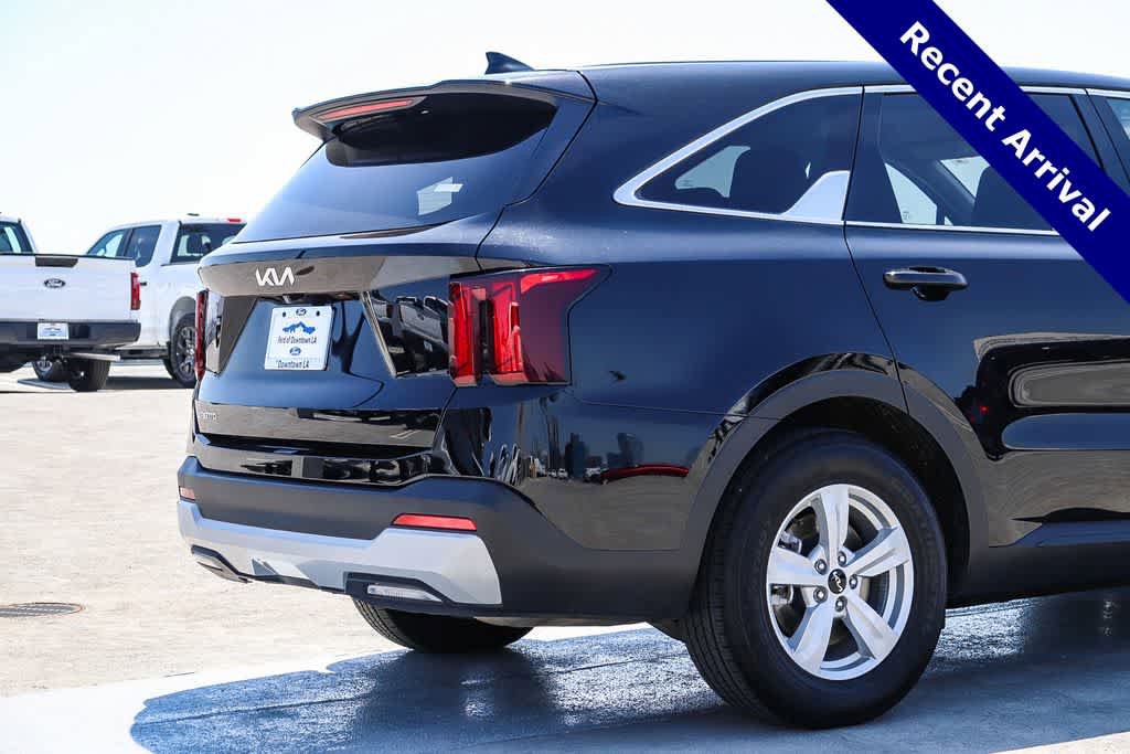 Used 2024 Kia Sorento LX FWD image 9