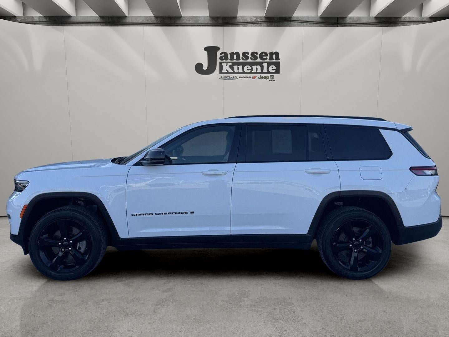 Used 2025 Jeep Grand Cherokee L Laredo