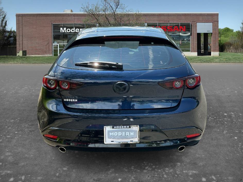 Used 2019 MAZDA MAZDA3 Hatchback FWD image 3