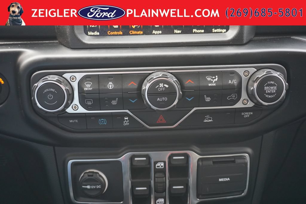 Used 2023 Jeep Wrangler Unlimited Sahara w/ Cold Weather Group AWD/4WD image 21