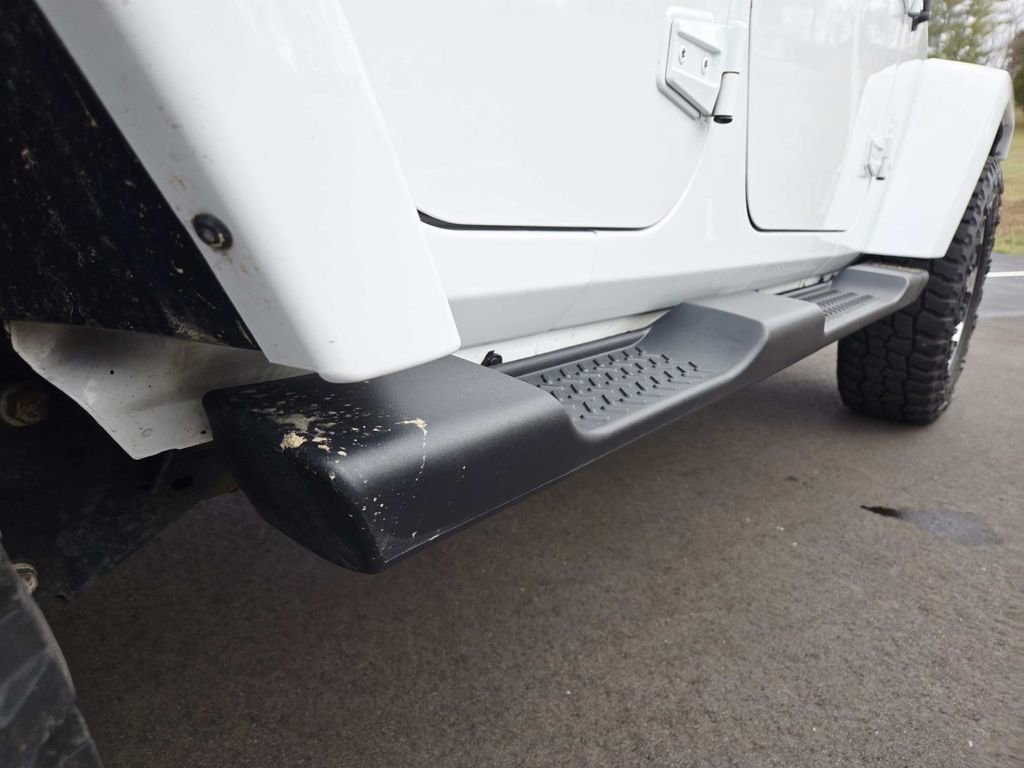 Used 2017 Jeep Wrangler Unlimited Sahara w/ Max Tow Package image 18