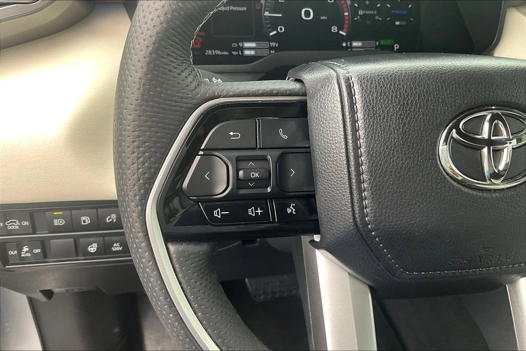 Used 2024 Toyota Sequoia Capstone image 10