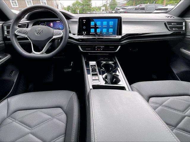 Used 2024 Volkswagen Atlas Cross Sport SE AWD/4WD image 14