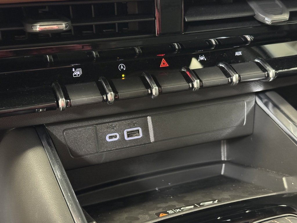 New 2025 GMC Canyon AT4 w/ Nightfall Edition image 37