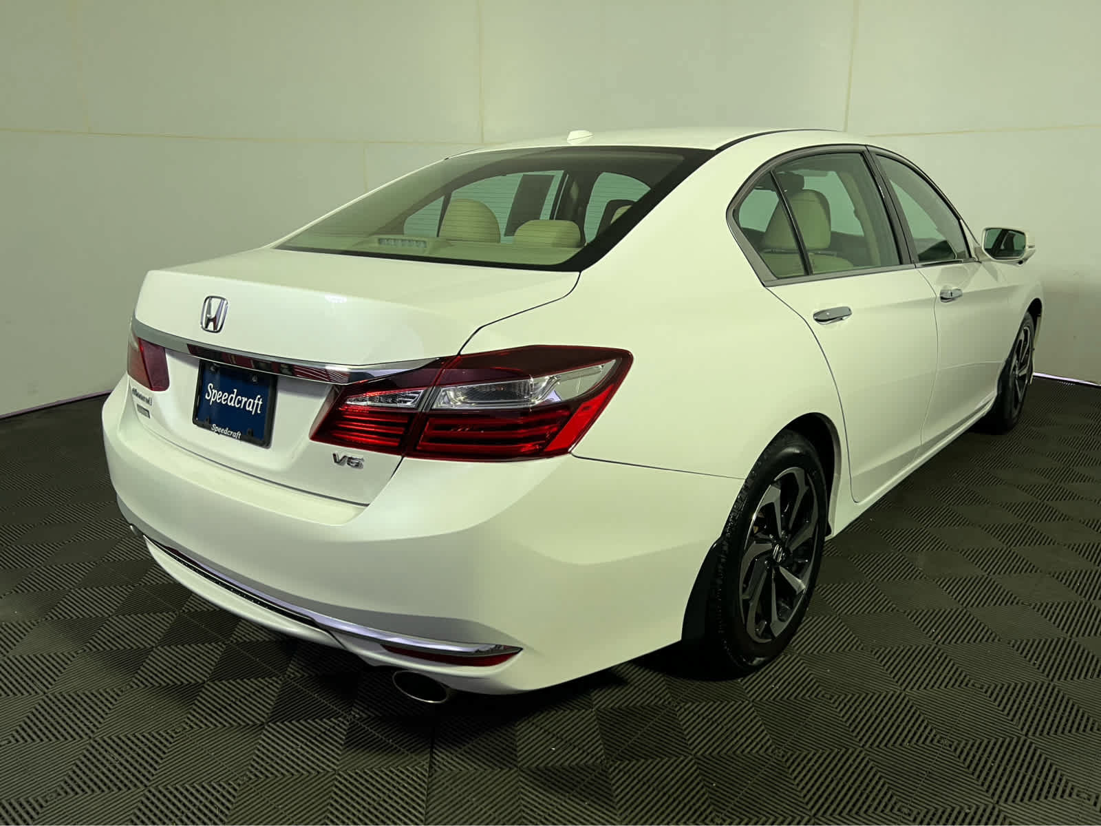 Used 2017 Honda Accord EX-L image 7