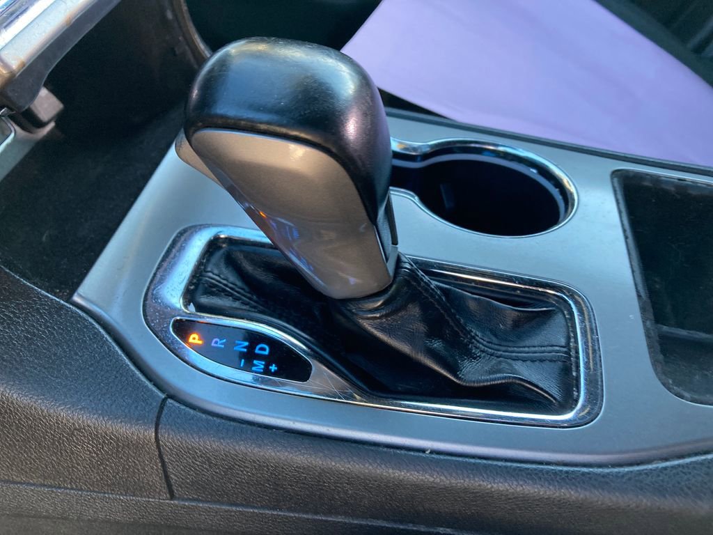 Used 2020 Jeep Grand Cherokee Laredo image 28