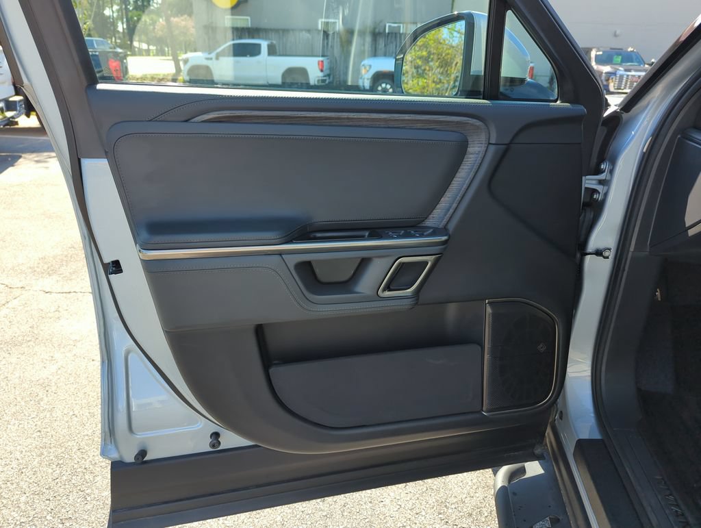 Used 2024 Rivian R1S Adventure Dual AWD/4WD image 17