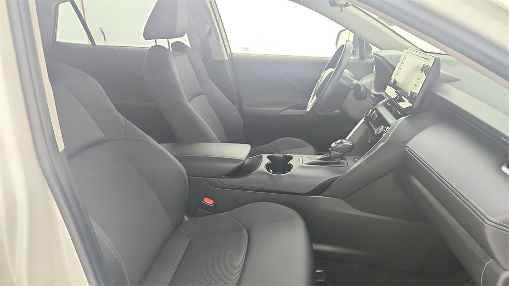 Used 2021 Toyota Venza LE image 30