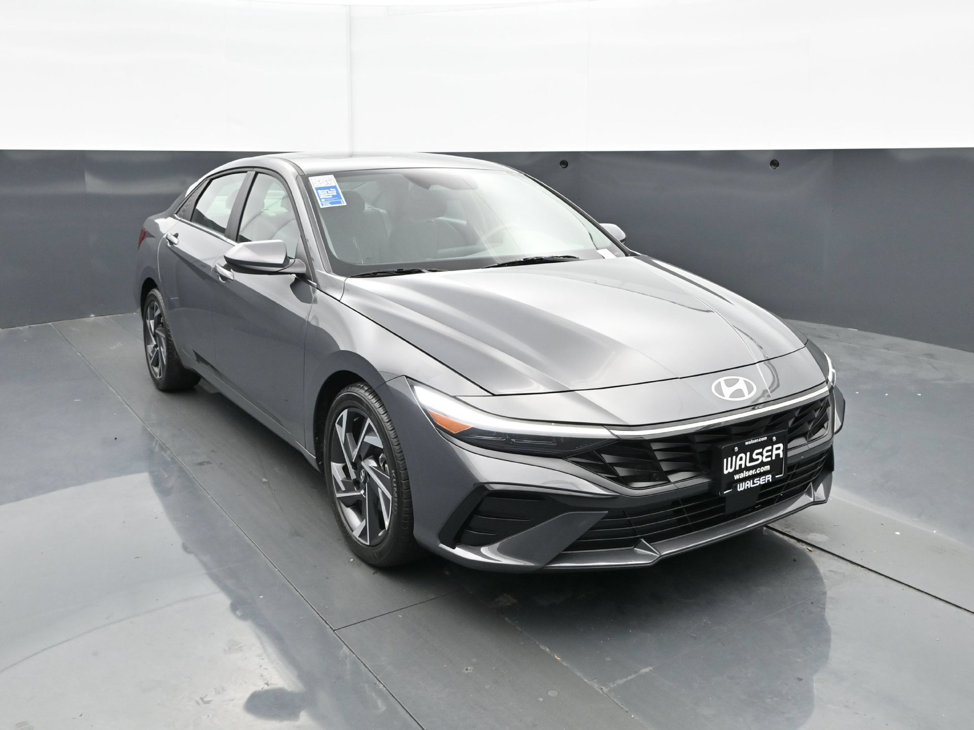 Used 2025 Hyundai Elantra SEL FWD image 11