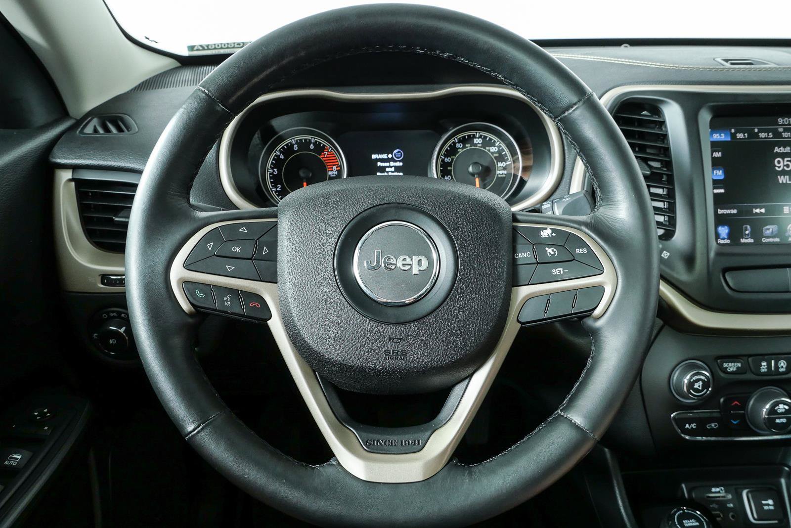 Used 2016 Jeep Cherokee Limited AWD/4WD image 9