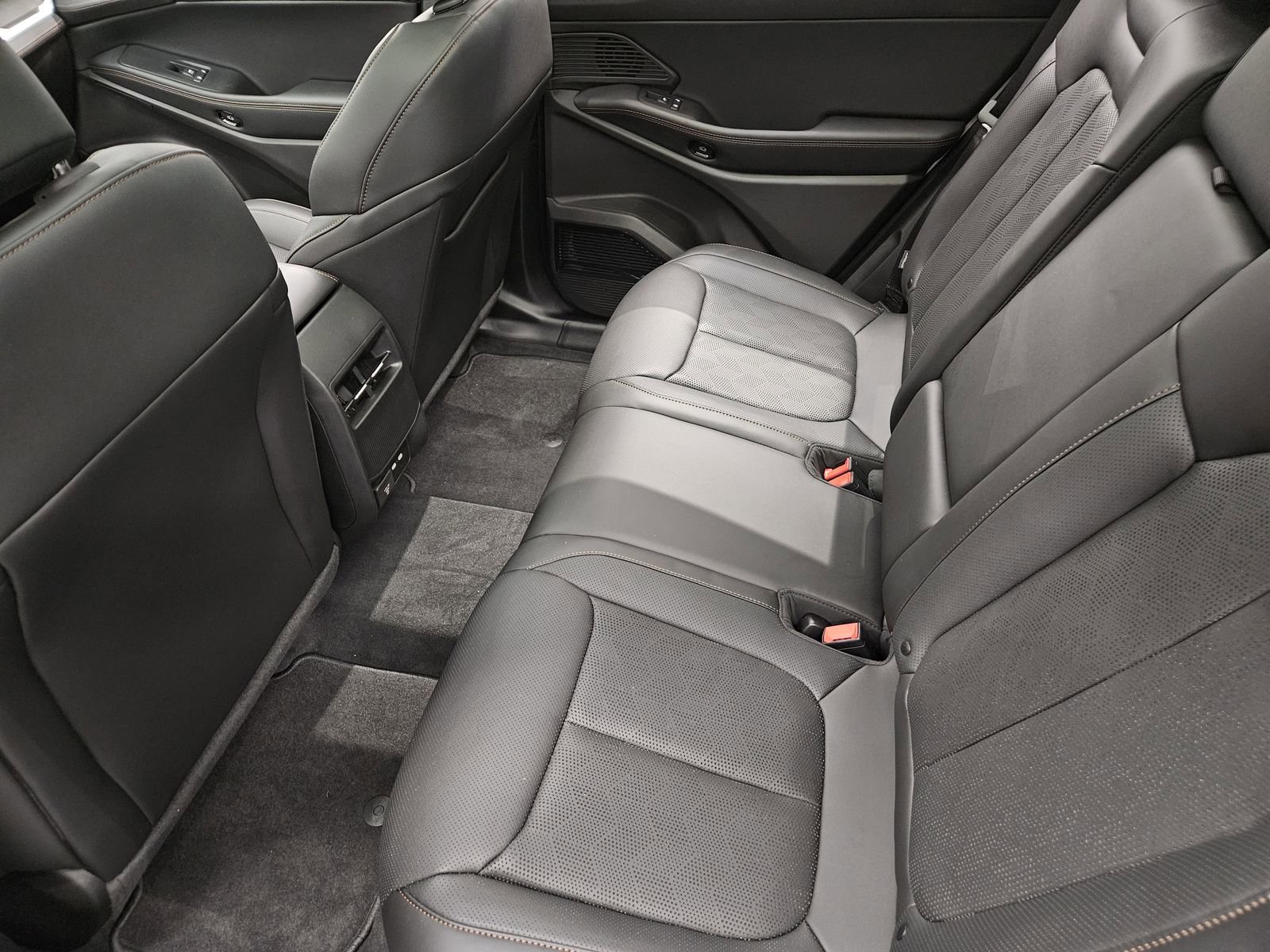 New 2026 Jeep Cherokee Overland image 27