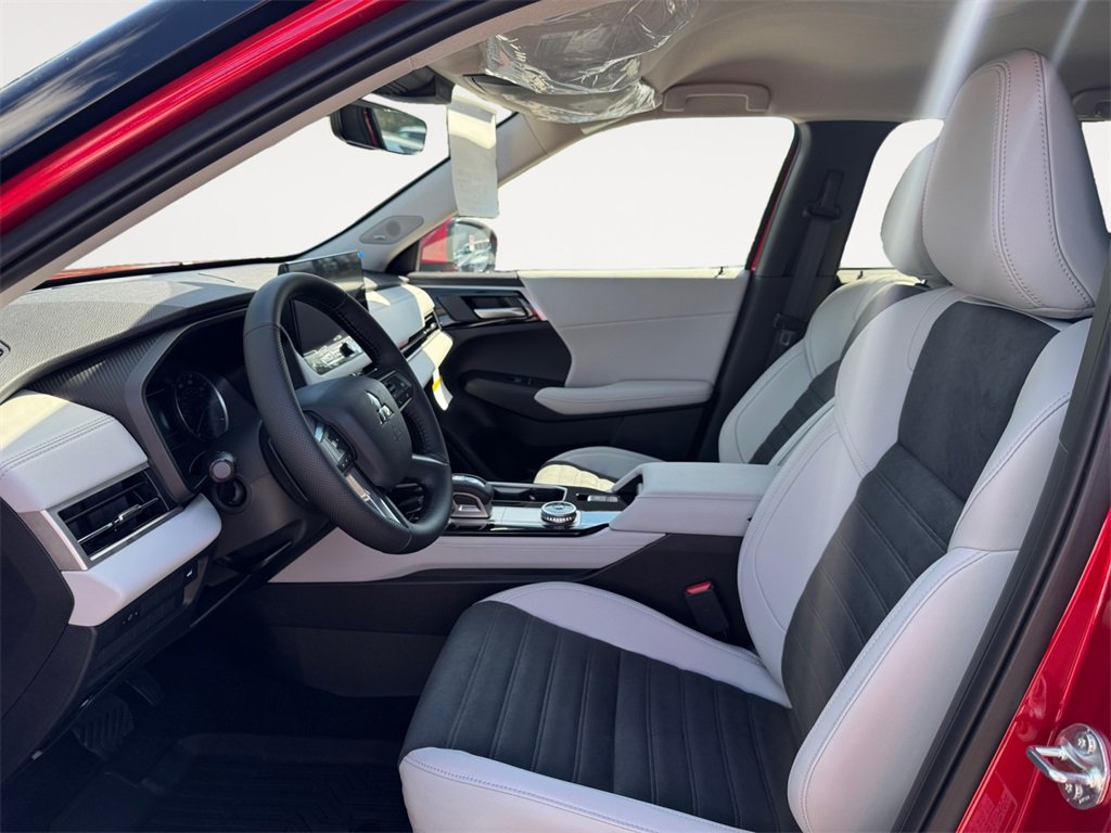 New 2026 Mitsubishi Outlander SE image 9