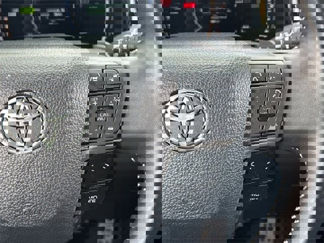 Used 2025 Toyota Camry SE image 15