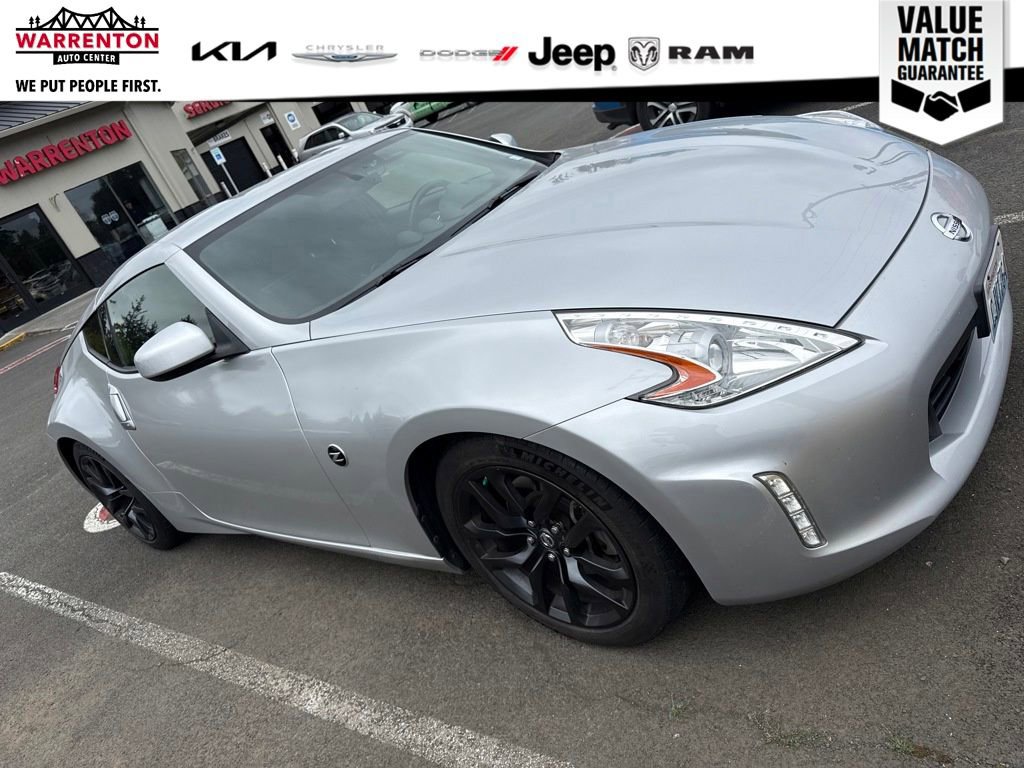 Used 2016 Nissan 370Z Coupe RWD image 14