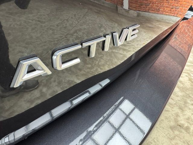 New 2026 Ford Expedition Active image 4