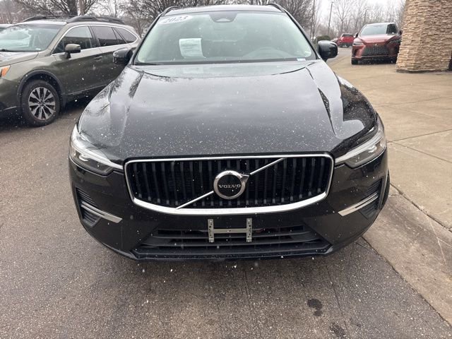 Used 2023 Volvo XC60 B5 Core image 9